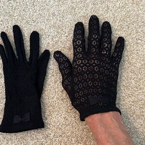 Elegant vintage  stretch Black Lace Gloves with Bow
